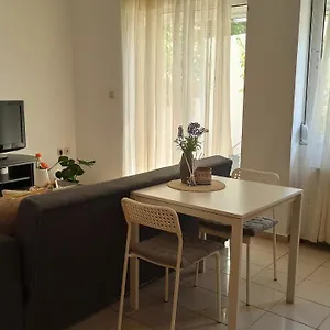  Appartamento Cozy Flat Close To The Airport/port And Center Grecia