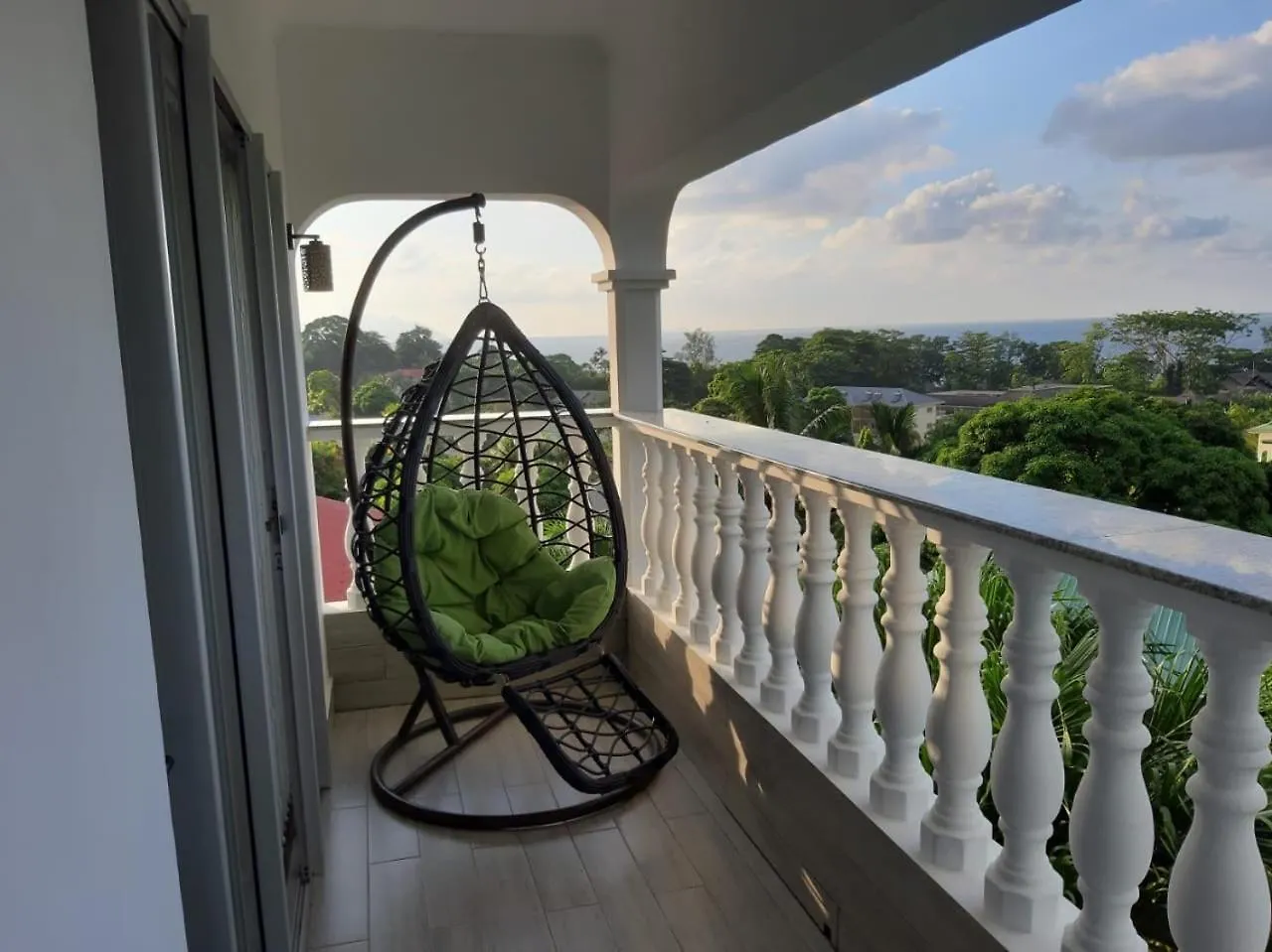 360 Degrees Villa Victoria