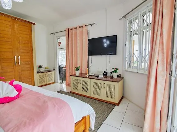 360 Degrees Villa Victoria