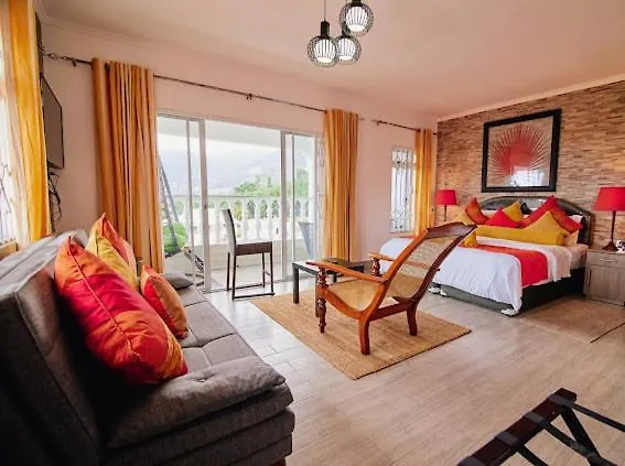 360 Degrees Villa Victoria